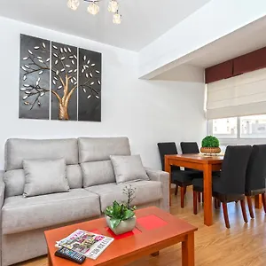 https://livemlaga-pintor-sea-view-beach.hotelsinnerja.org